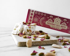 Nougat Le Voyage : pistaches de Sicile, pétales de rose de Damas et miel de lavande
